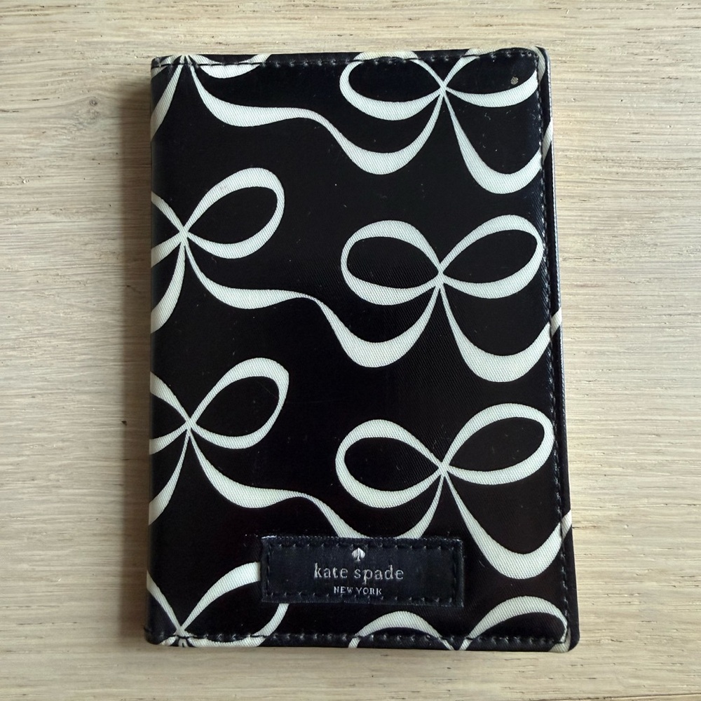 Kate Spade Bow Passport Holder